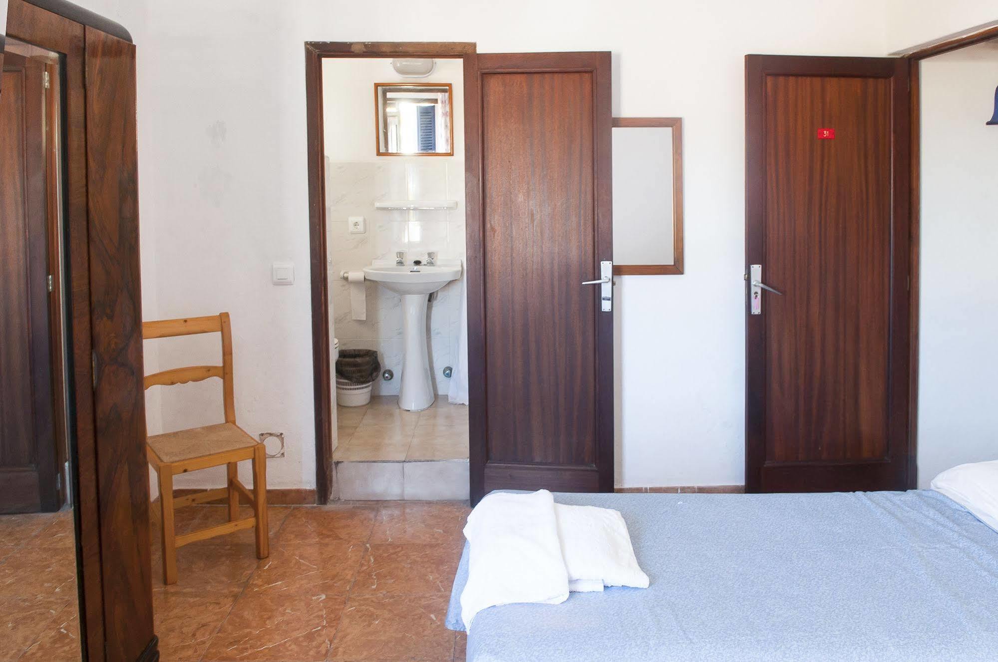 Surfing Concept Hostel Cala Ratjada  Exterior photo